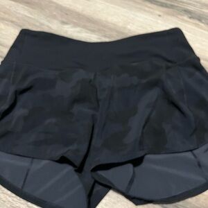 Lululemon Athletica Black Camouflage Athletic Shorts- 6 Long
